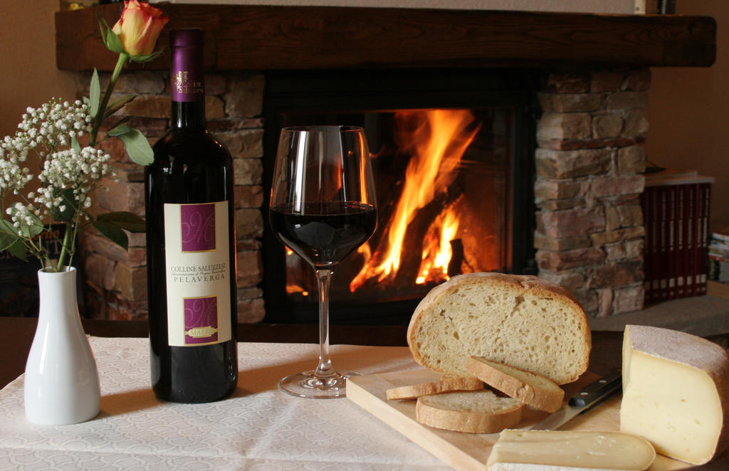 Agriturismo La Virginia Villa Revello Luaran gambar