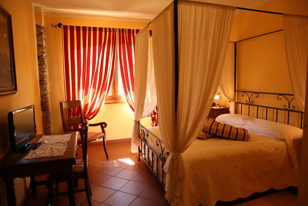 Agriturismo La Virginia Villa Revello Bilik gambar
