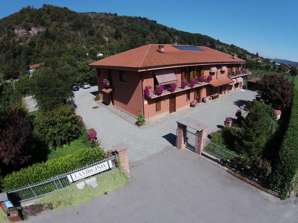 Agriturismo La Virginia Villa Revello Luaran gambar